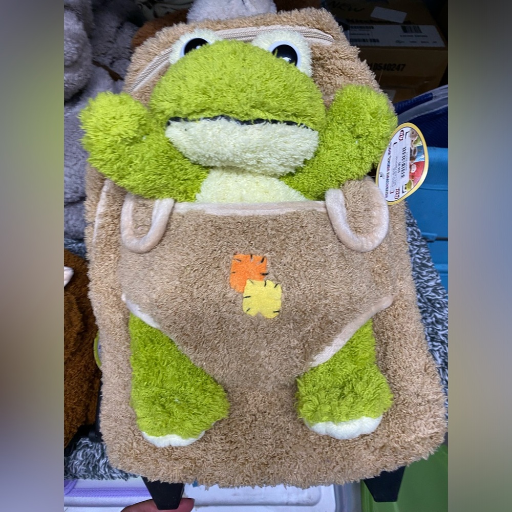 Toddler buddy back pack with removable wheels